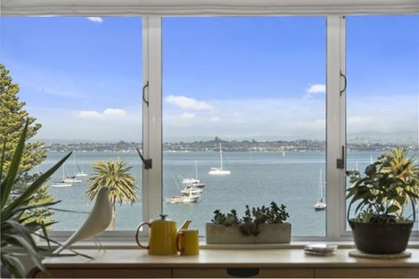 Photo of property in 12 Maunganui Road, Mount Maunganui, 3116