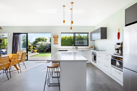 Photo of property in 3a Ward Crescent, Te Atatu Peninsula, Auckland, 0610