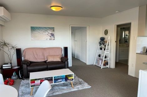 Photo of property in 2/241 Hurstmere Road, Takapuna, Auckland, 0622