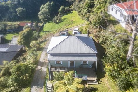 Photo of property in 87 Fox Street, Cobden, Greymouth, 7802