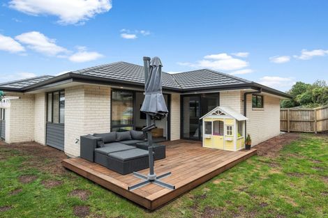 Photo of property in 17 Dalwood Crescent, Rolleston, 7614