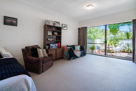 Photo of property in 212 Golf Road, Titirangi, Auckland, 0604
