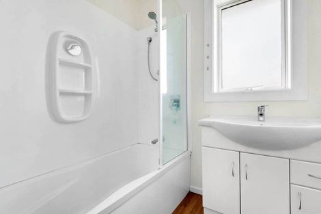 Photo of property in 25 Kayes Road, Pukekohe, 2120