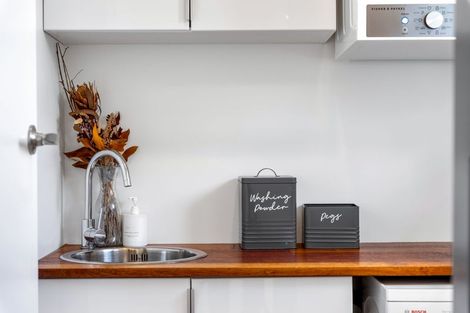 Photo of property in 1/64 Sunnynook Road, Sunnynook, Auckland, 0620