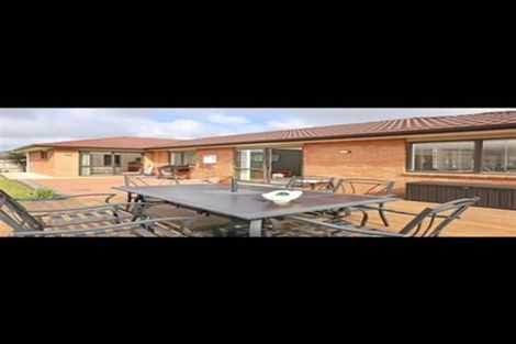 Photo of property in 33 South Kensington Way, Henderson, Auckland, 0612