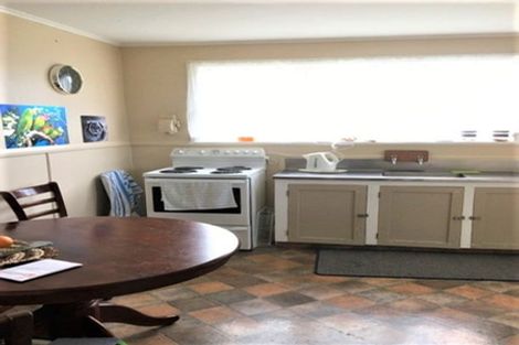 Photo of property in 10 Easton Street, Foxton, 4814