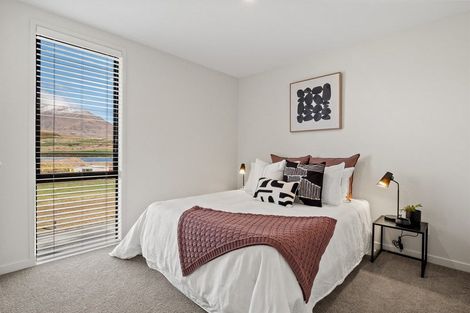 Photo of property in 39 Mulholland Drive, Jacks Point, 9371