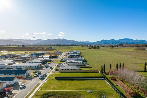 Photo of property in 18 Spencer Place, Springlands, 7201