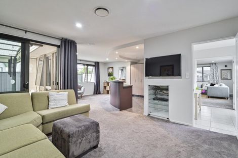 Photo of property in 95 Ferry Road, Clive, 4102