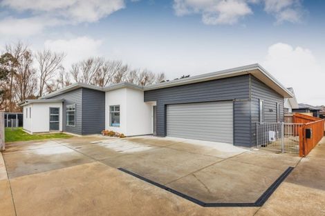 Photo of property in 12 Ivy Lane, Kelvin Grove, Palmerston North, 4414