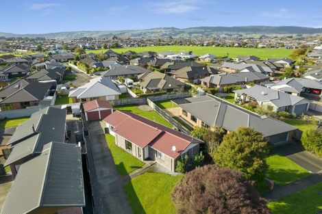 Photo of property in 47 Peppertree Glade, Kelvin Grove, Palmerston North, 4414