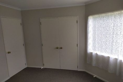 Photo of property in 9 Ryehill Close, New Lynn, Auckland, 0600
