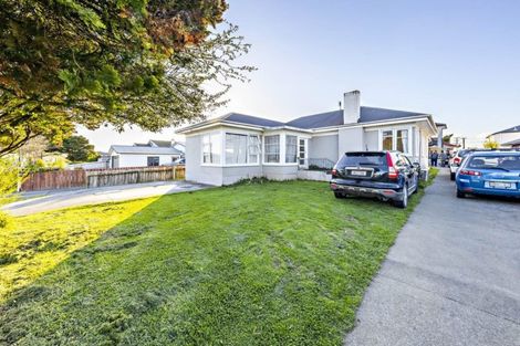 Photo of property in 16 Freyberg Avenue, Papatoetoe, Auckland, 2104