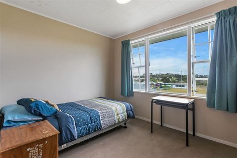 Photo of property in 7 Hueglow Rise, West Harbour, Auckland, 0618