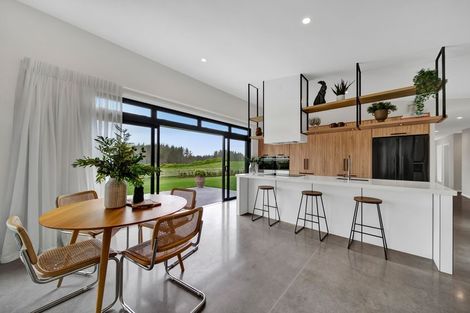 Photo of property in 13 Thomason Road, Egmont Village, New Plymouth, 4371