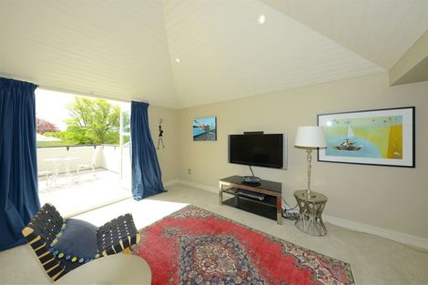 Photo of property in 87 Fendalton Road, Fendalton, Christchurch, 8014