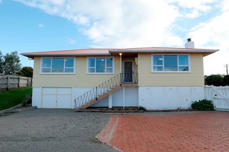 Photo of property in 10 Walton Road, Paraparaumu Beach, Paraparaumu, 5032