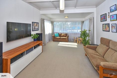 Photo of property in 27 Kenderdine Road, Papatoetoe, Auckland, 2025