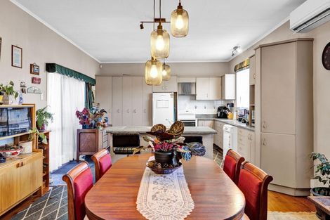 Photo of property in 73 Puriri Street, Hawera, 4610