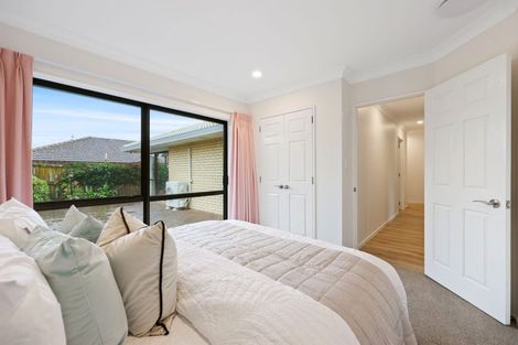 Photo of property in 1/17 Penruddocke Road, Half Moon Bay, Auckland, 2012