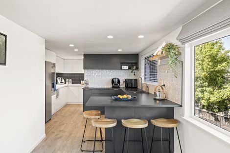 Photo of property in 106 Mount View Road, Bastia Hill, Whanganui, 4500