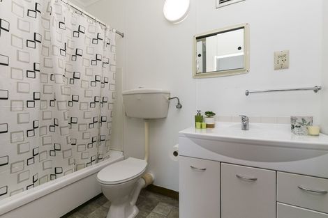 Photo of property in Hobson Court Flats, 76/70u Hobson Street, Thorndon, Wellington, 6011