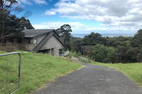 Photo of property in 2 Shirley Road, Parau, Auckland, 0604
