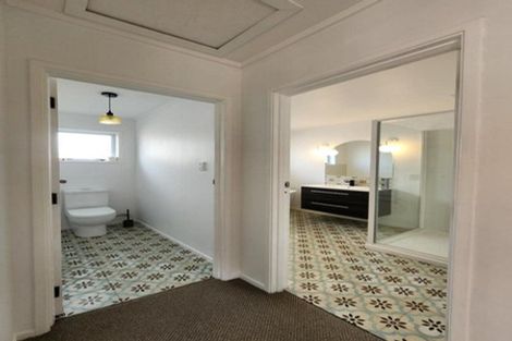 Photo of property in 8 Hussey Street, Oakura, 4314