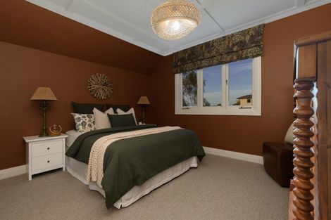 Photo of property in 247 Devonport Road, Tauranga, 3110