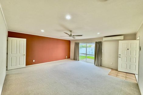 Photo of property in 84 Manuroa Road, Takanini, 2112