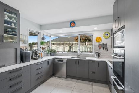 Photo of property in 18 Claverley Gardens, Avonhead, Christchurch, 8042