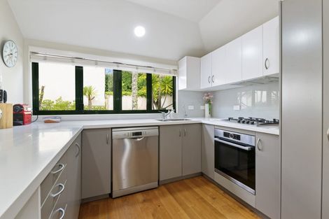Photo of property in 2/111 Beach Road, Castor Bay, Auckland, 0620