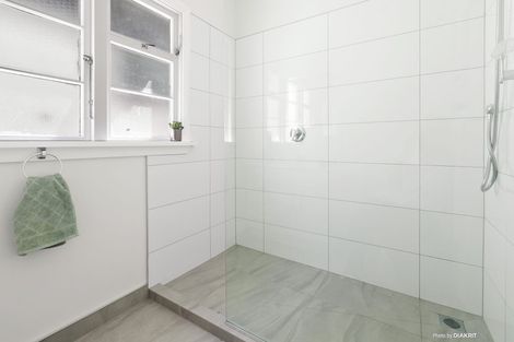 Photo of property in 122 The Parade, Island Bay, Wellington, 6023