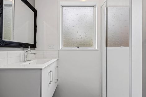 Photo of property in 2/17 Frensham Crescent, Woolston, Christchurch, 8062