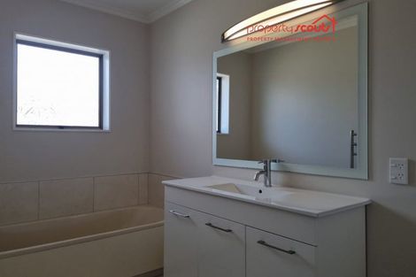 Photo of property in 5 Park Lane, Waitara, 4320