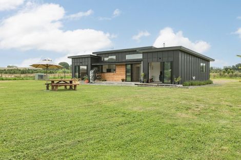 Photo of property in 34 Pourerere Road, Waipawa, 4271