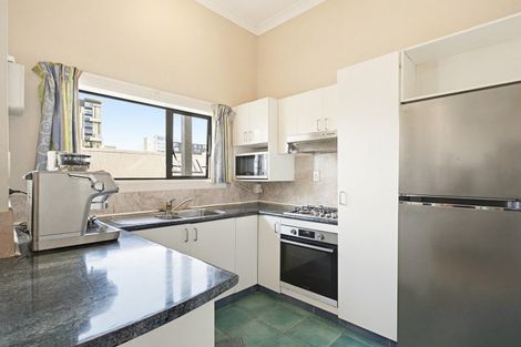 Photo of property in 2a Macdonald Crescent, Te Aro, Wellington, 6011