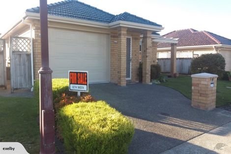 Photo of property in 17 Sovereign Isle Lane, Rototuna, Hamilton, 3210