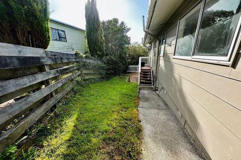 Photo of property in 92 Thurleigh Grove, Karori, Wellington, 6012