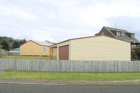 Photo of property in 131 Lorraine Place, Whangamata, 3620