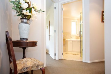 Photo of property in 28 Robert Ross Place, Clendon Park, Auckland, 2103
