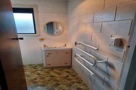 Photo of property in 122 Effingham Street, North New Brighton, Christchurch, 8083