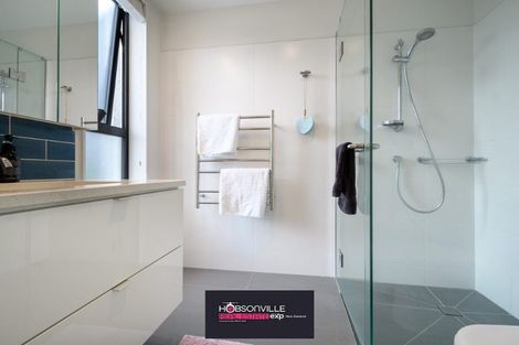 Photo of property in 21 Isitt Road, Hobsonville, Auckland, 0616