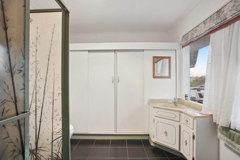 Photo of property in 33 Nevada Avenue, Pakuranga Heights, Auckland, 2010