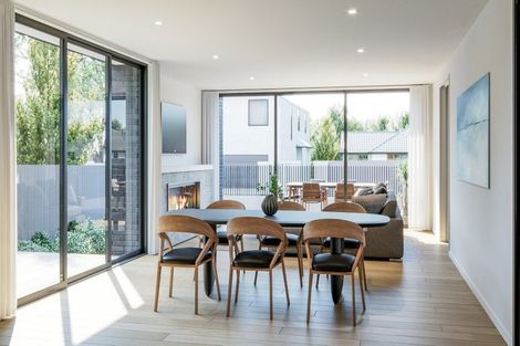 Photo of property in 114 Aikmans Road, Merivale, Christchurch, 8014