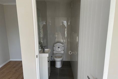 Photo of property in 3a Edwards Avenue, Henderson, Auckland, 0610