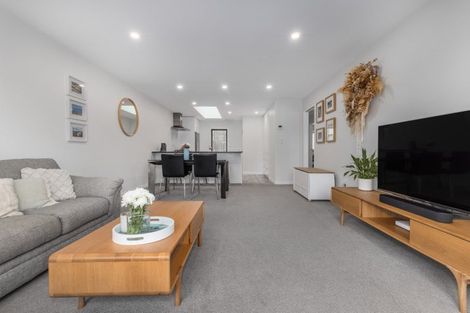 Photo of property in 2/24 Acheron Road, Paremata, Porirua, 5026