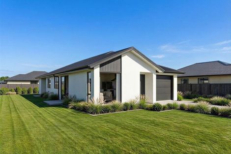 Photo of property in 16 Northampton Drive, Prebbleton, 7676