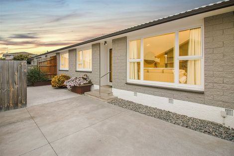 Photo of property in 7 Farnborough Street, Aranui, Christchurch, 8061