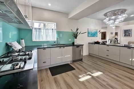 Photo of property in 52 Riverhead Point Drive, Riverhead, 0820